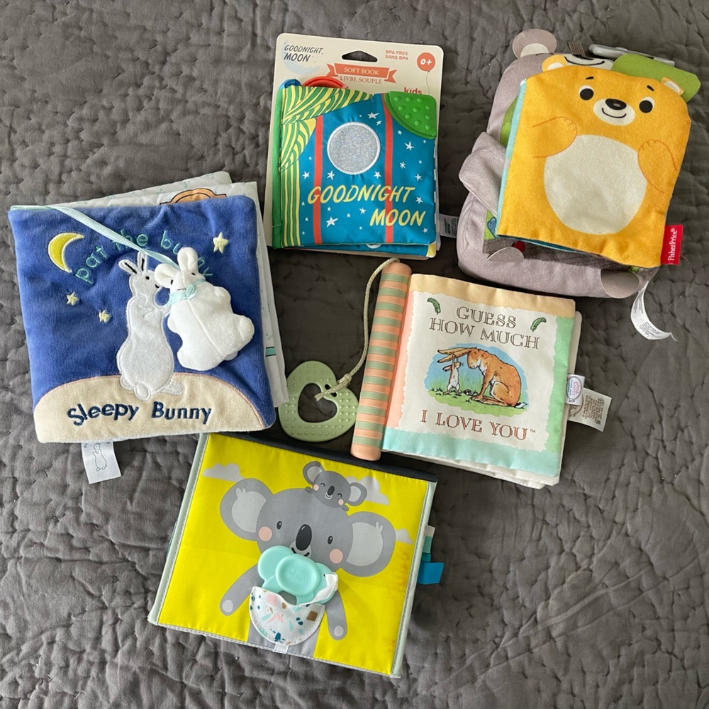 Baby Toddler Soft Cloth Stuffed Books Set Bundle 5 Goodnight Moon NIB Pat Bunny